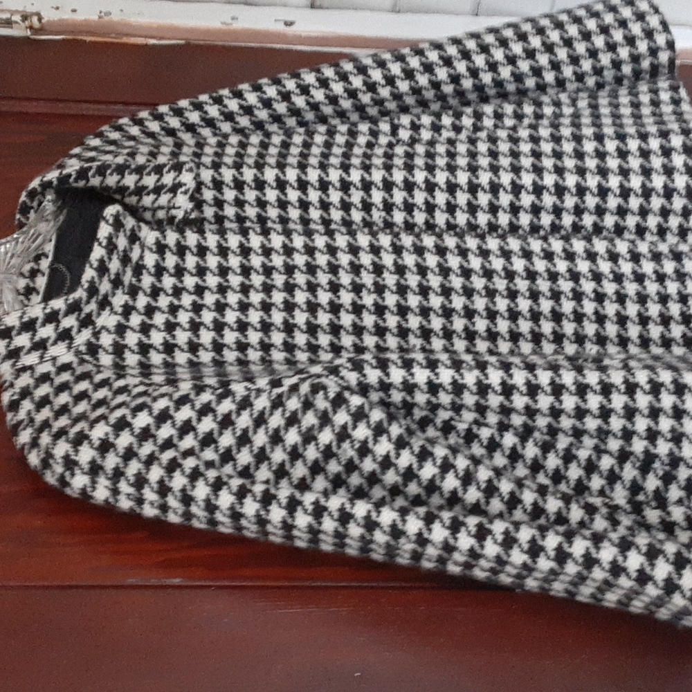 Banana Republic sz medium houndstooth lined jacket pit 18 inches